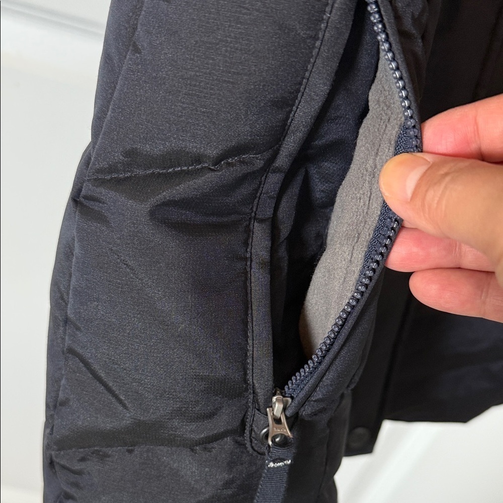 Eddie Bauer Women's Black Fur Lined Goose Down Vest - Picture 10 of 10